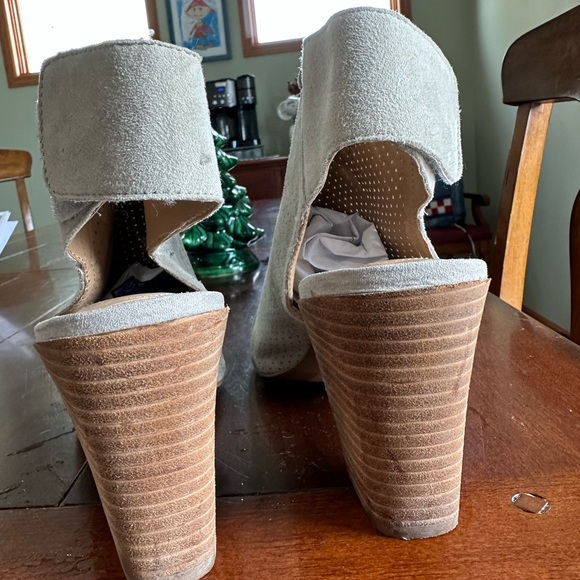 ADAM TUCKER Rowan perforated open toe Sandals 3" heel size 10 - Picture 7 of 7